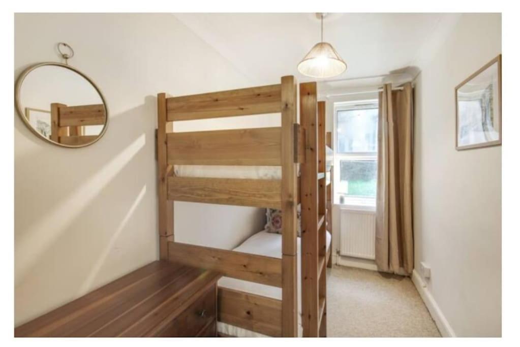 Central 2 Bedroom Garden Flat With Free Parking Royal Tunbridge Wells Exteriör bild
